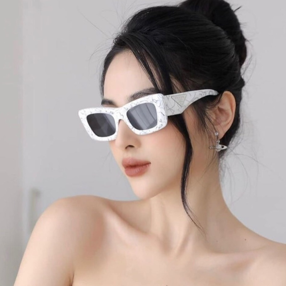 NEW PRADA CAT EYE SUNGLASSES SPR 13Z 17D5S0 PRADA PR13ZS NEW PR 13ZS WHITE - Picture 2 of 15